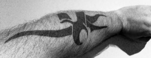 Tribal Flying Dagger Design - Forearm